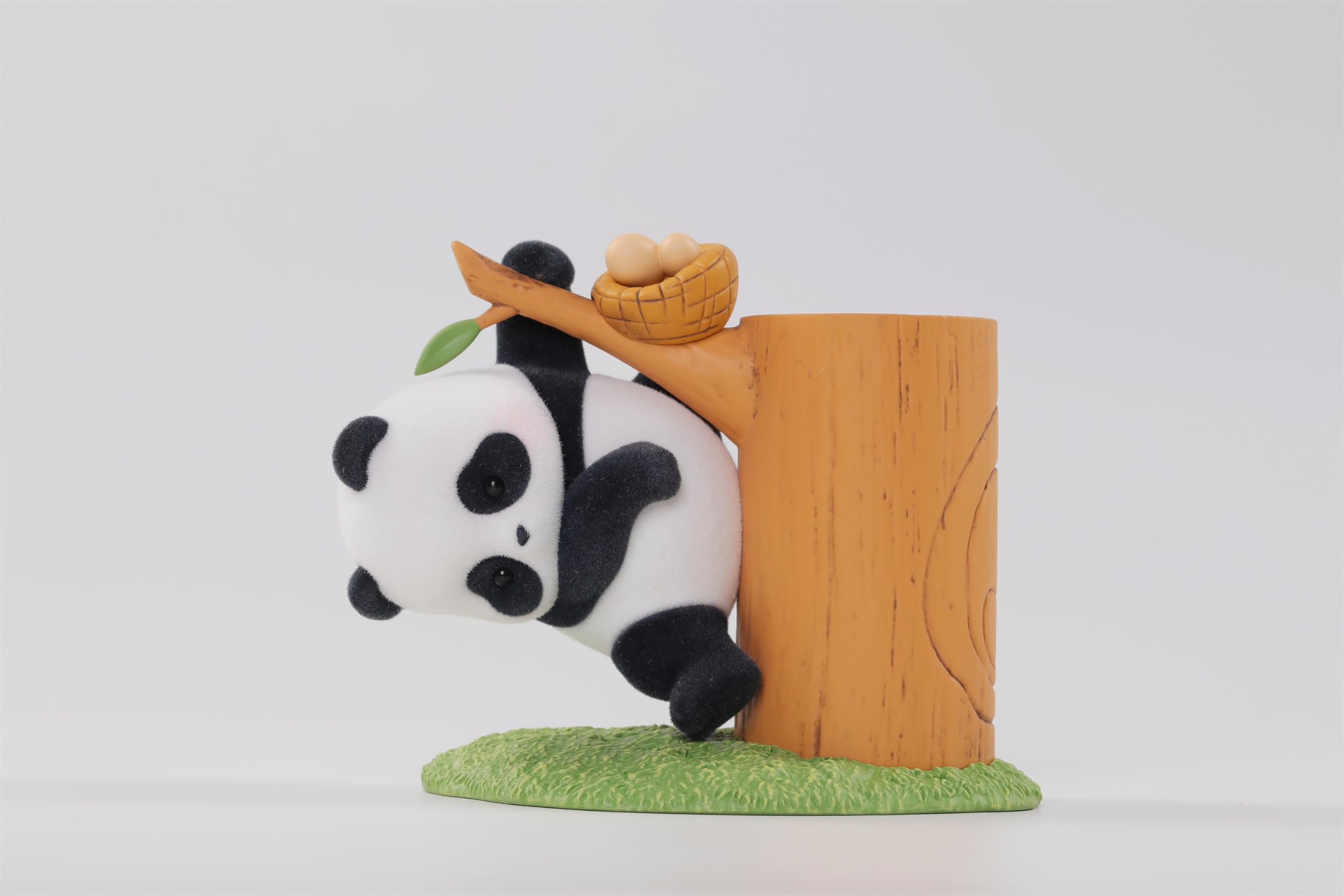 52TOYS BLINDBOX PANDA ROLL TREE CLIMBING SERIES 8 PACK BOX